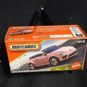 Matchbox 2019 Volkswagen Beetle Convertible - Pink